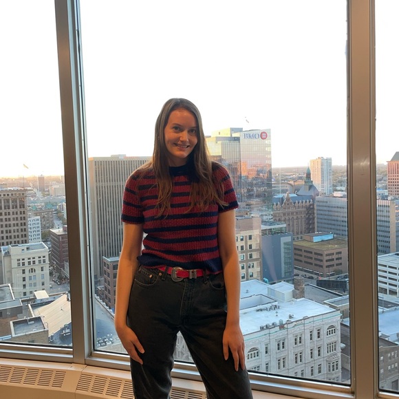 Meet your Posher, Emily - Picture 3 of 4